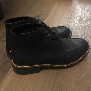 Black Bostonian boots